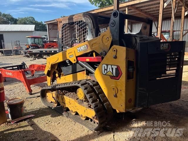 CAT 259D3 Krautuvai su šoniniu pasukimu