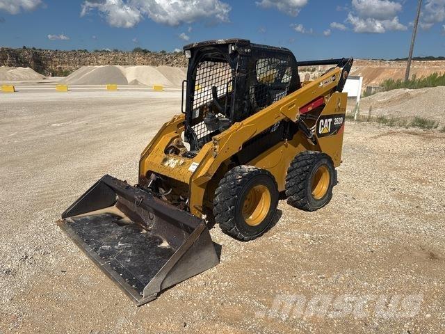 CAT 262D Krautuvai su šoniniu pasukimu