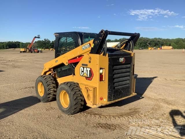 CAT 262D3 Krautuvai su šoniniu pasukimu