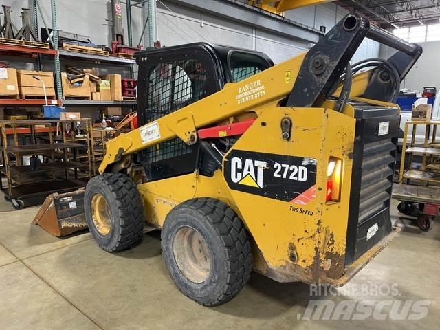CAT 272D Krautuvai su šoniniu pasukimu