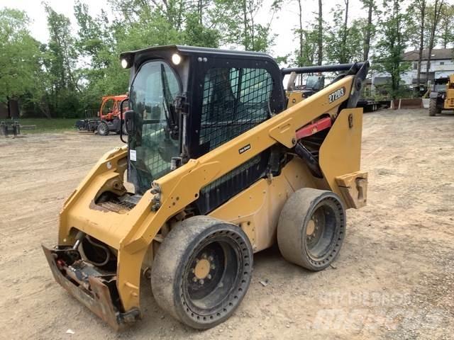 CAT 272D3 Krautuvai su šoniniu pasukimu