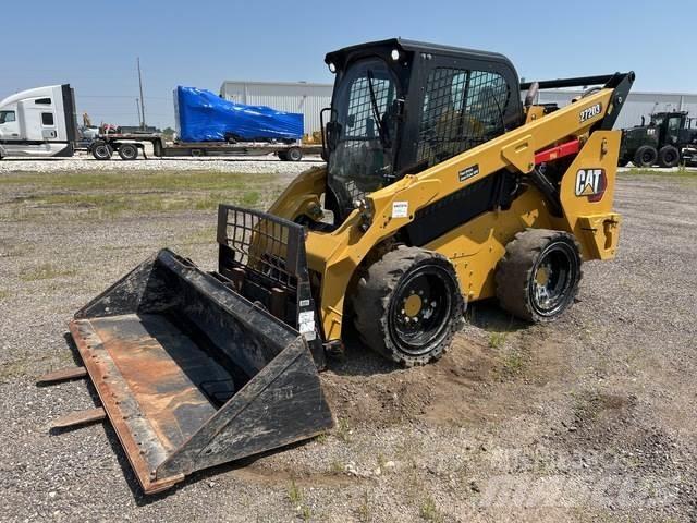CAT 272D3 Krautuvai su šoniniu pasukimu