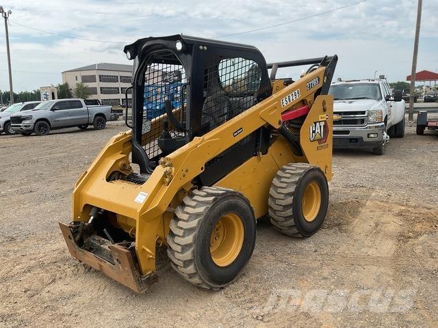 CAT 272D3 Krautuvai su šoniniu pasukimu