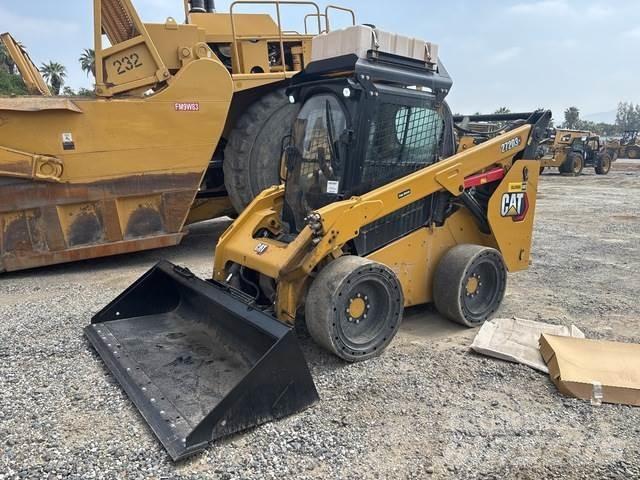 CAT 272D3 XE Krautuvai su šoniniu pasukimu