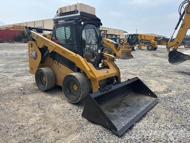CAT 272D3 XE Krautuvai su šoniniu pasukimu