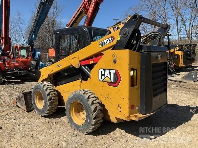 CAT 272D3XE Krautuvai su šoniniu pasukimu
