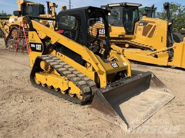 CAT 299D2 Krautuvai su šoniniu pasukimu