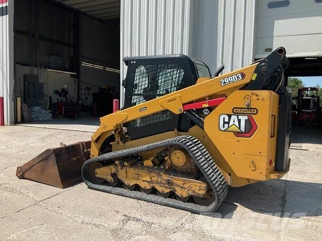 CAT 299D3 Krautuvai su šoniniu pasukimu