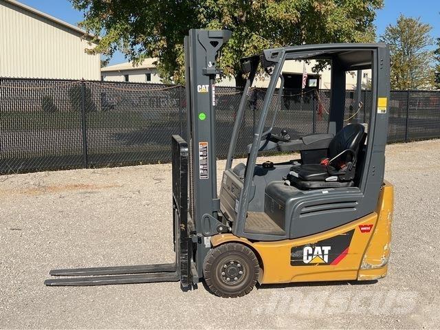 CAT 2ET2500 Elektriniai šakiniai krautuvai