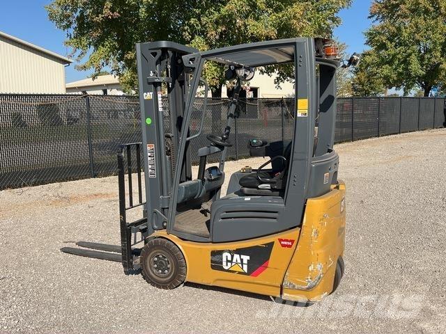 CAT 2ET2500 Elektriniai šakiniai krautuvai
