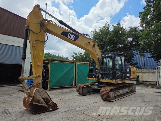 CAT 320D2 Vikšriniai ekskavatoriai