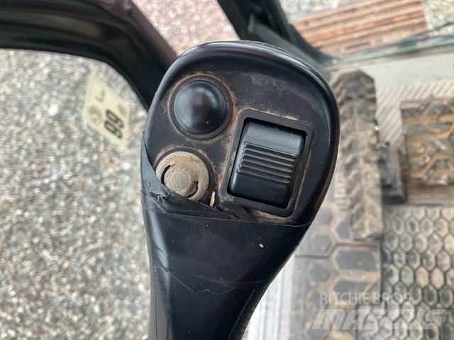CAT 323 Vikšriniai ekskavatoriai