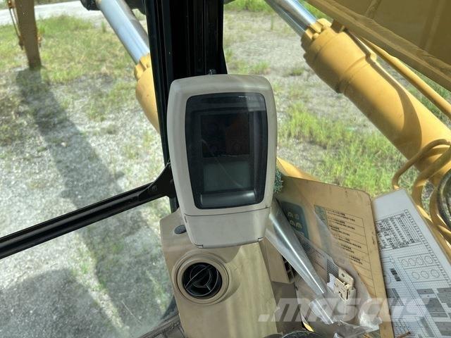 CAT 330 CL Vikšriniai ekskavatoriai