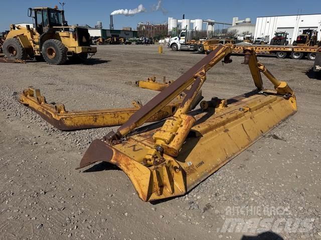CAT 334-1781 Peiliai