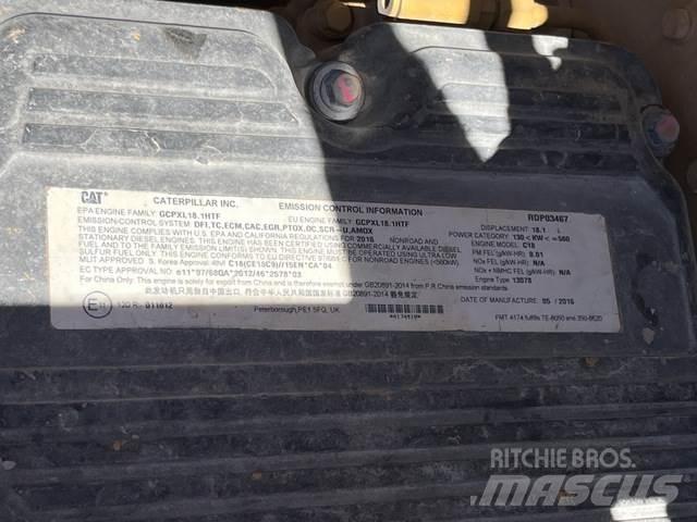 CAT 390FL Vikšriniai ekskavatoriai