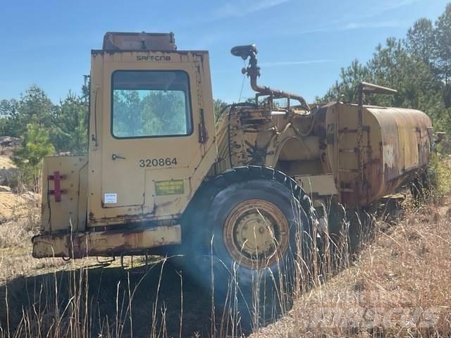 CAT 613B Vandens sunkvežimiai