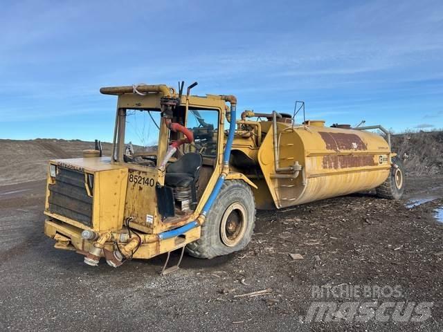 CAT 613B Vandens sunkvežimiai