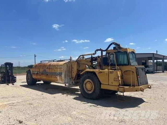 CAT 613C Vandens sunkvežimiai