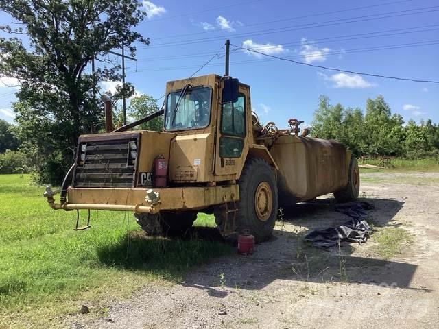 CAT 615C Vandens sunkvežimiai