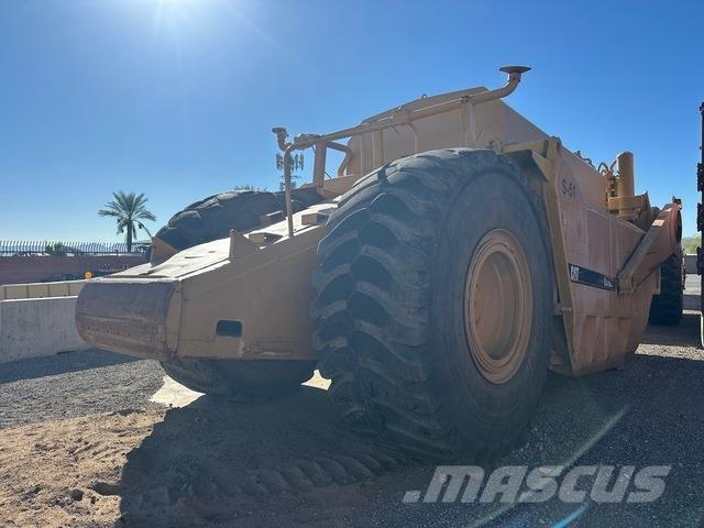 CAT 651B Vandens sunkvežimiai