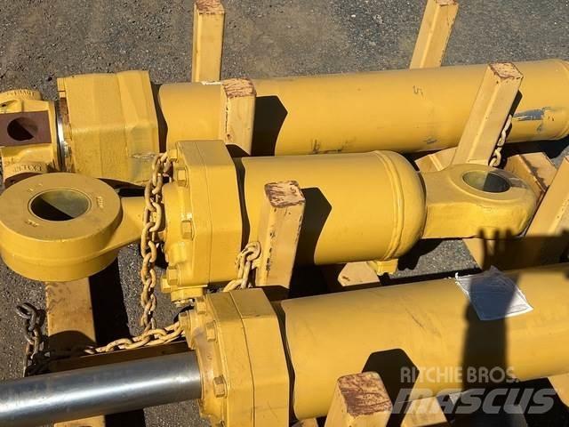CAT 657E Transportas - Kita