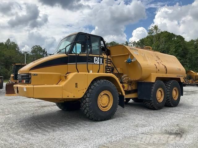 CAT 725 Vandens sunkvežimiai