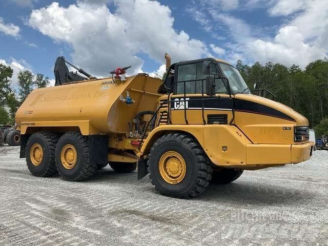 CAT 725 Vandens sunkvežimiai