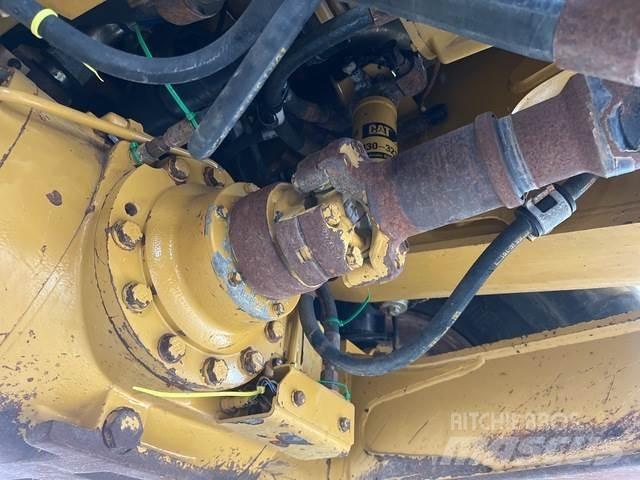 CAT 730 Vandens sunkvežimiai