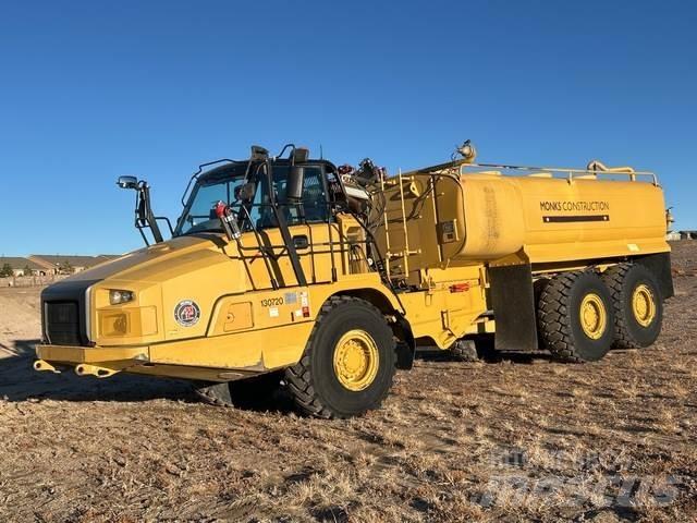 CAT 730C Vandens sunkvežimiai