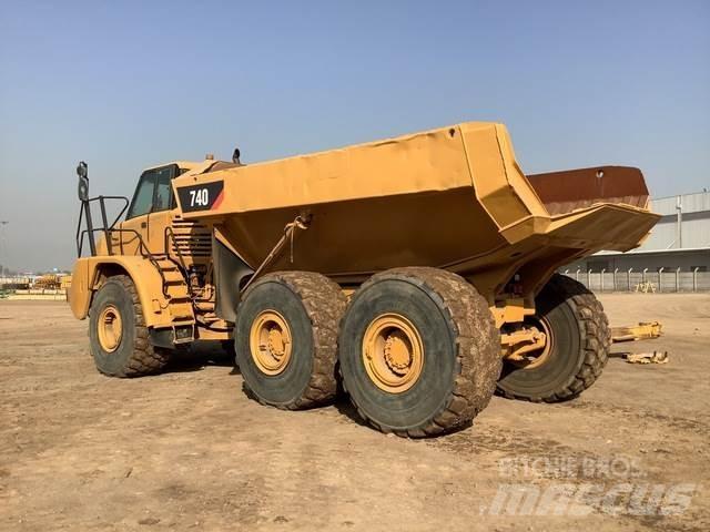 CAT 740 Karjeriniai savivarčiai