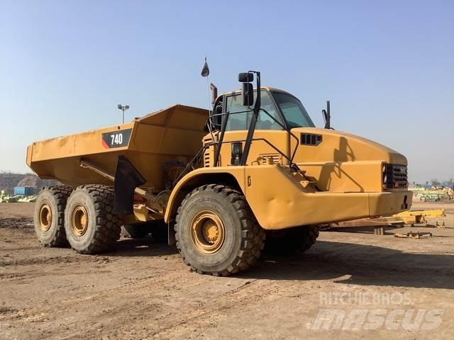 CAT 740 Karjeriniai savivarčiai