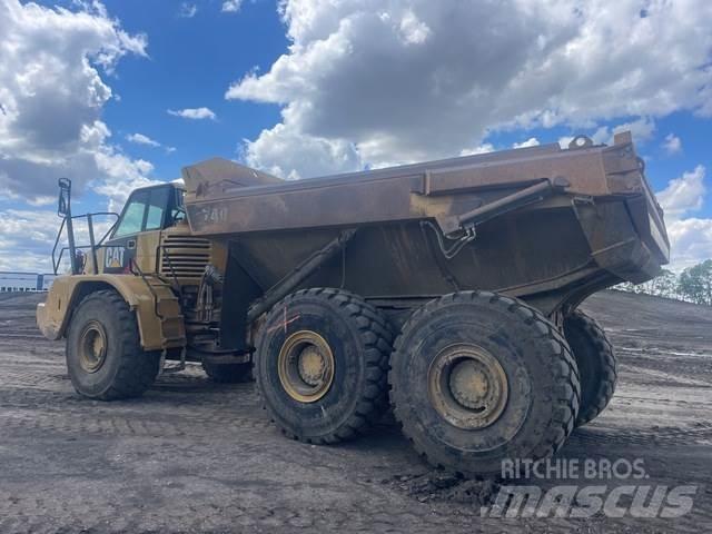 CAT 740 Karjeriniai savivarčiai