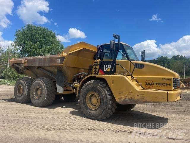 CAT 740 Karjeriniai savivarčiai