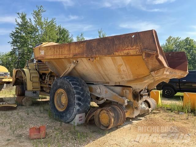 CAT 740 Karjeriniai savivarčiai