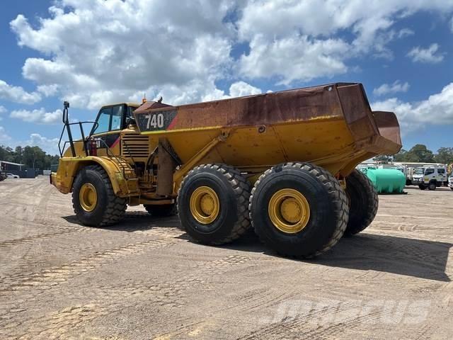 CAT 740 Karjeriniai savivarčiai