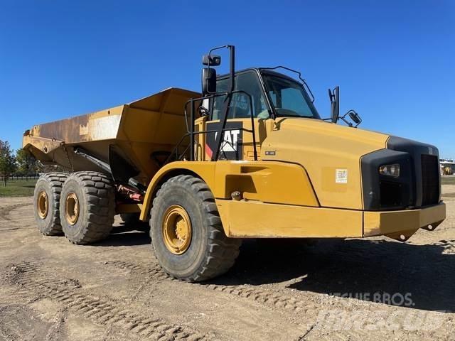 CAT 740B Karjeriniai savivarčiai