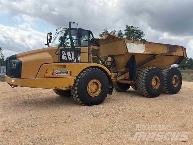 CAT 740B Karjeriniai savivarčiai