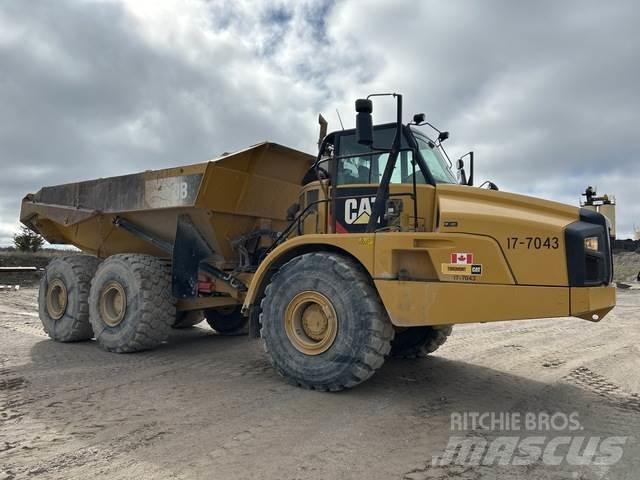 CAT 740B Karjeriniai savivarčiai
