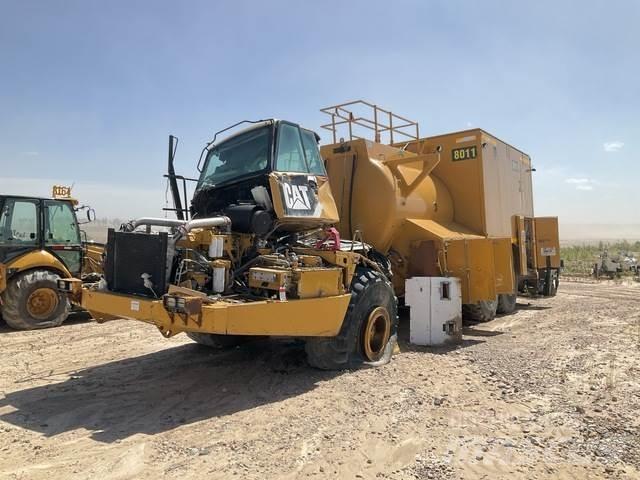 CAT 740B Automobilinės cisternos