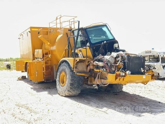 CAT 740B Automobilinės cisternos
