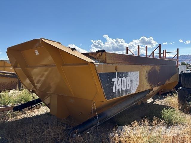 CAT 740B Transportas - Kita
