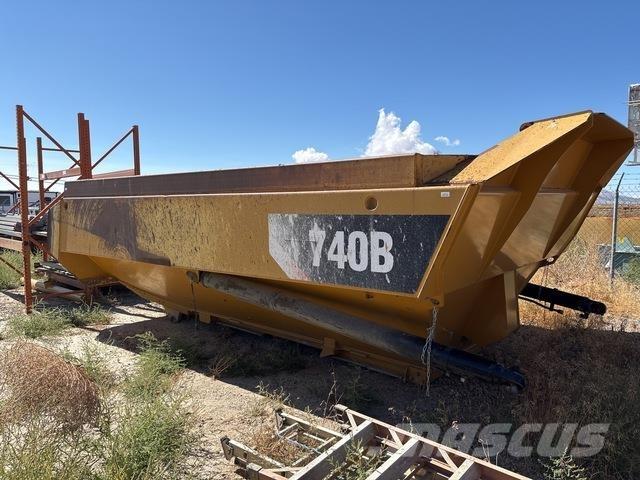 CAT 740B Transportas - Kita