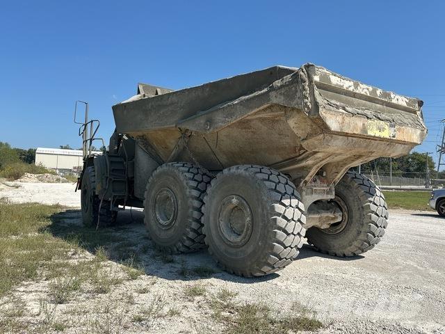 CAT 740B Karjeriniai savivarčiai