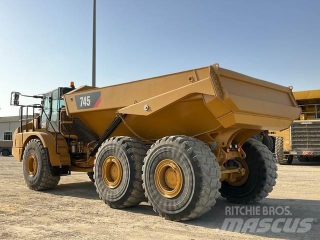 CAT 745 Karjeriniai savivarčiai