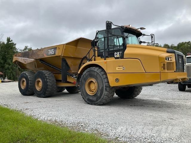 CAT 745 Karjeriniai savivarčiai
