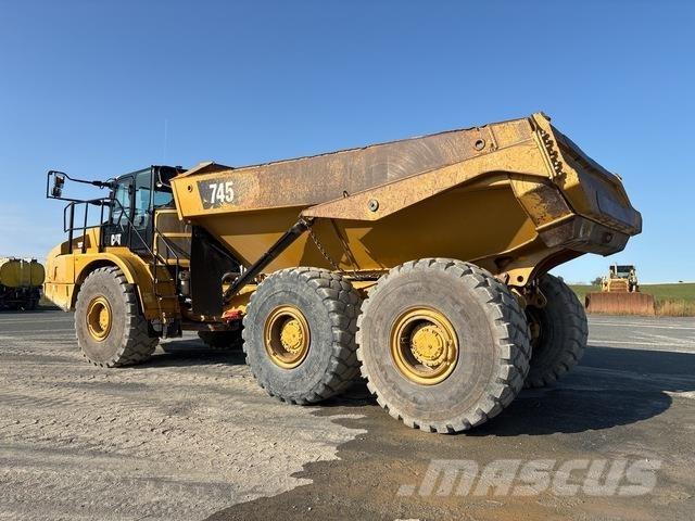 CAT 745 Karjeriniai savivarčiai