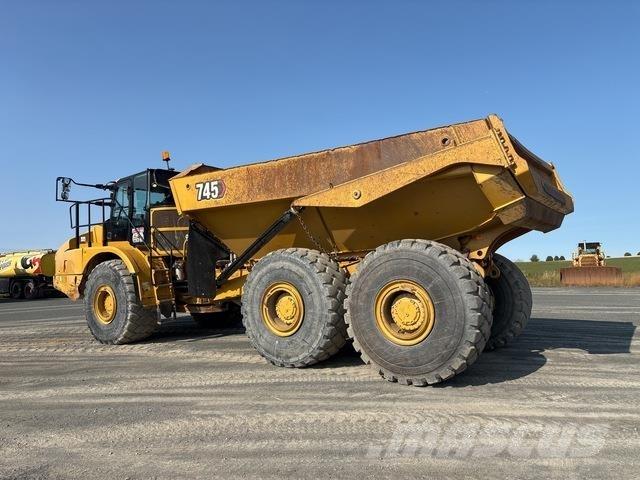 CAT 745 Karjeriniai savivarčiai