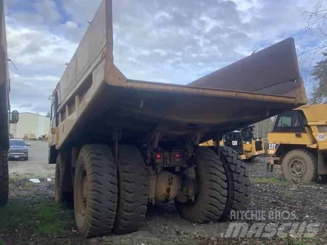 CAT 769D Karjeriniai savivarčiai