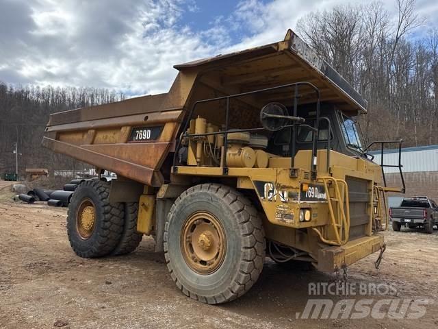 CAT 769D Karjeriniai savivarčiai