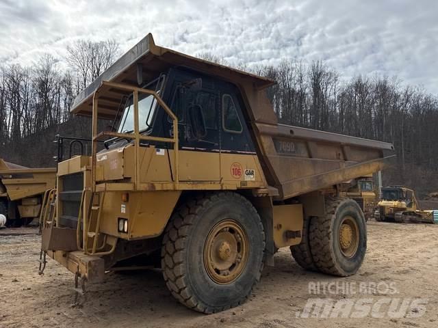 CAT 769D Karjeriniai savivarčiai